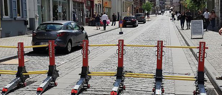 PITAGONE køretøjsbarrierer afspærrer vej - kontakt Safety Solutions Denmark for yderligere info | 7171 2040 | info@safetySD.dk
